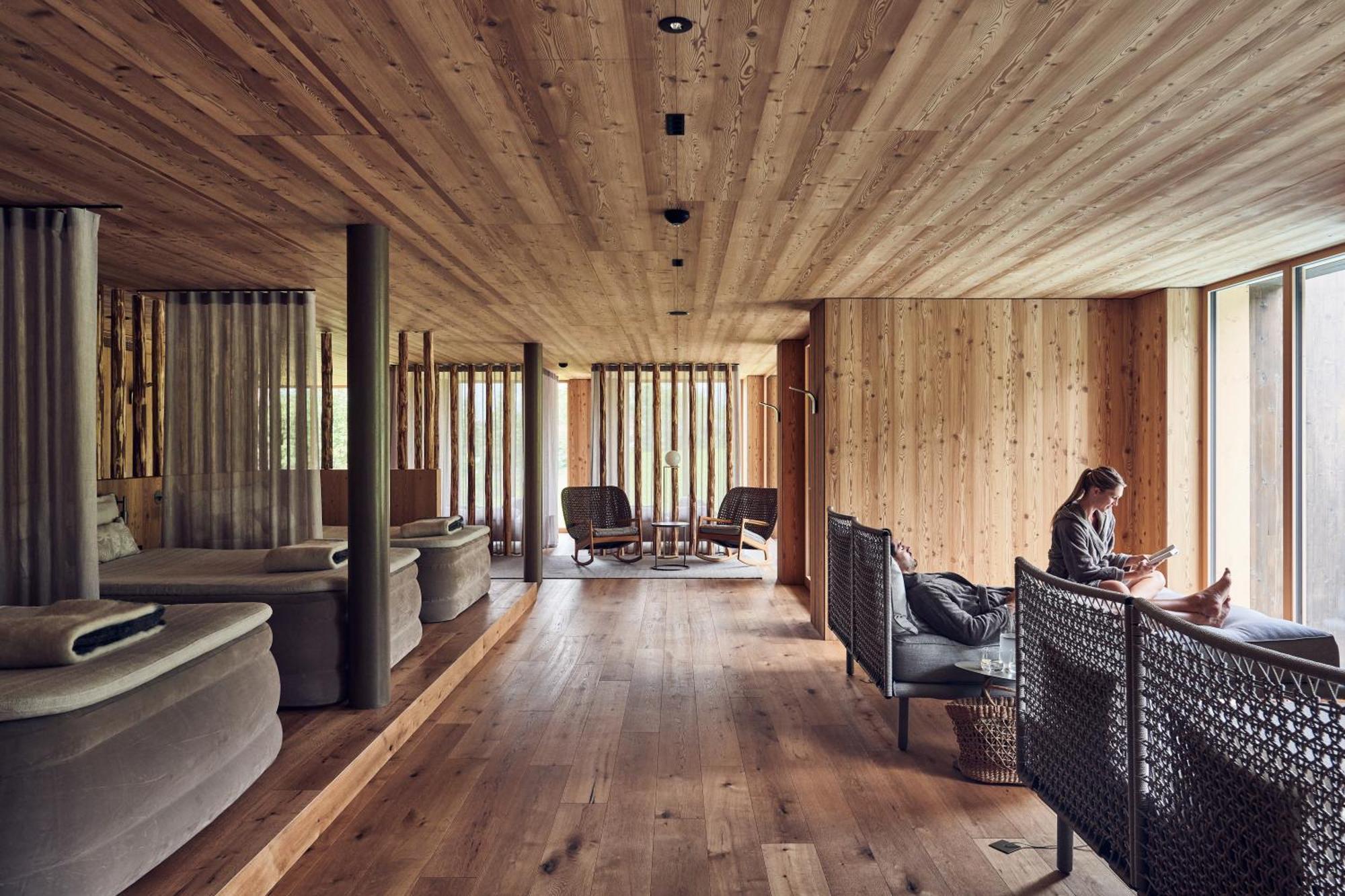 Falkensteiner Hotel Kronplatz - The Leading Hotels Of The World (Adults Only) Riscone Exterior foto Interior of the hotel