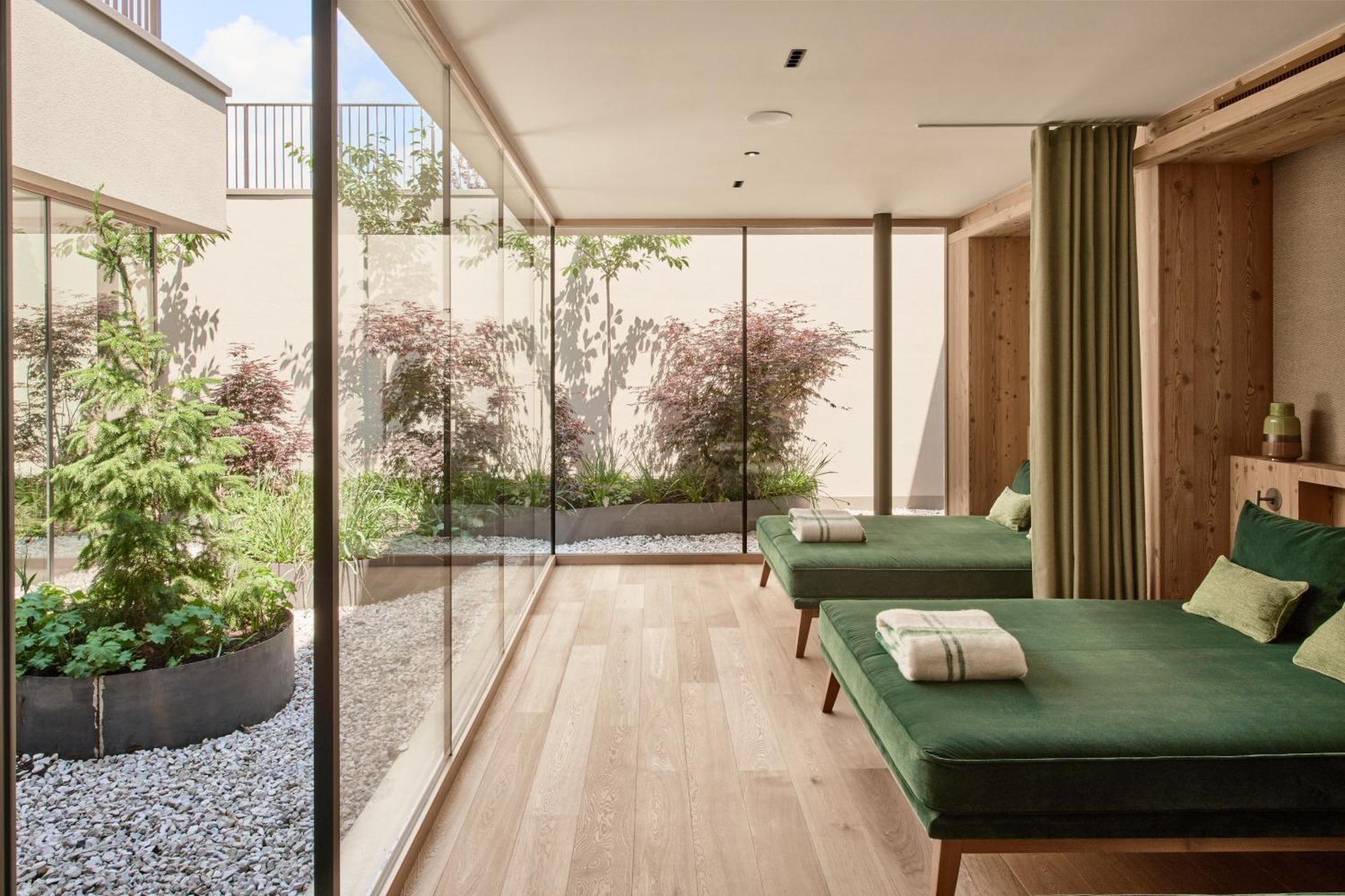 Falkensteiner Hotel Kronplatz - The Leading Hotels Of The World (Adults Only) Riscone Exterior foto Spa at The Ivy Collection, St John's Wood