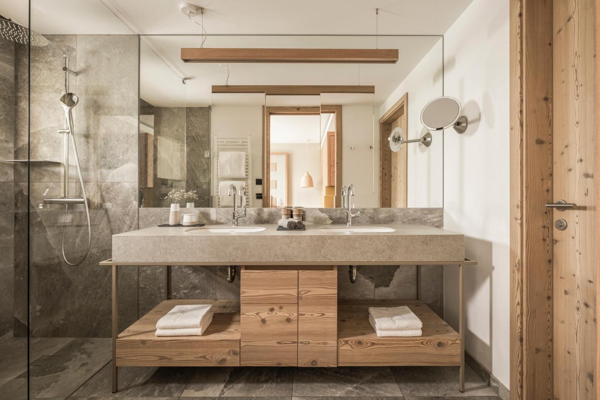 Falkensteiner Hotel Kronplatz - The Leading Hotels Of The World (Adults Only) Riscone Exterior foto Bathroom